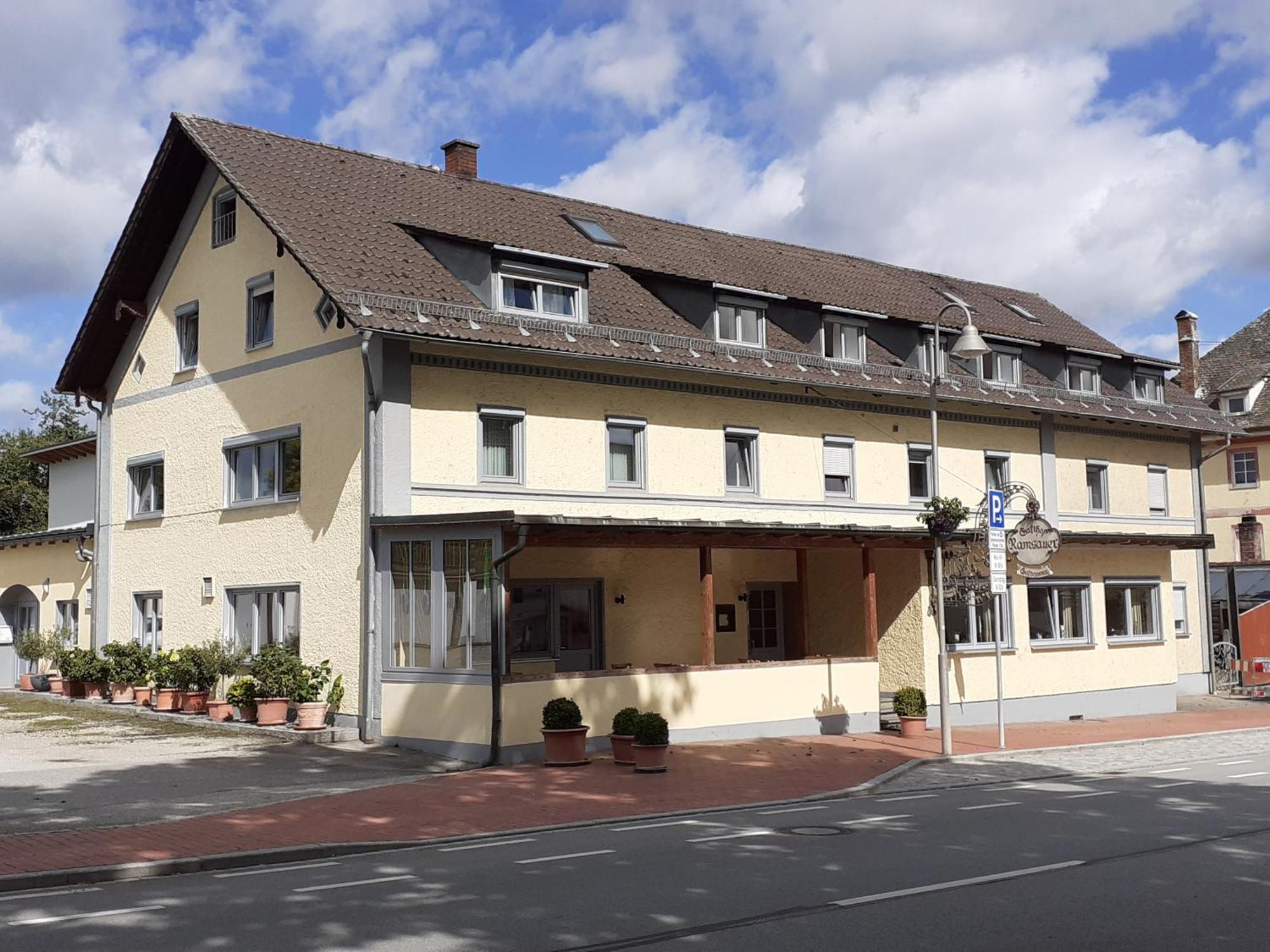 Gasthof Ramsauer Neufahrn in Niederbayern Bagian luar foto